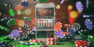 mm8 အွန်လိုင်း စလော့ ကစားသမားတစ်ဦး Myanmar Slot Games ကစားနေသောပုံ
